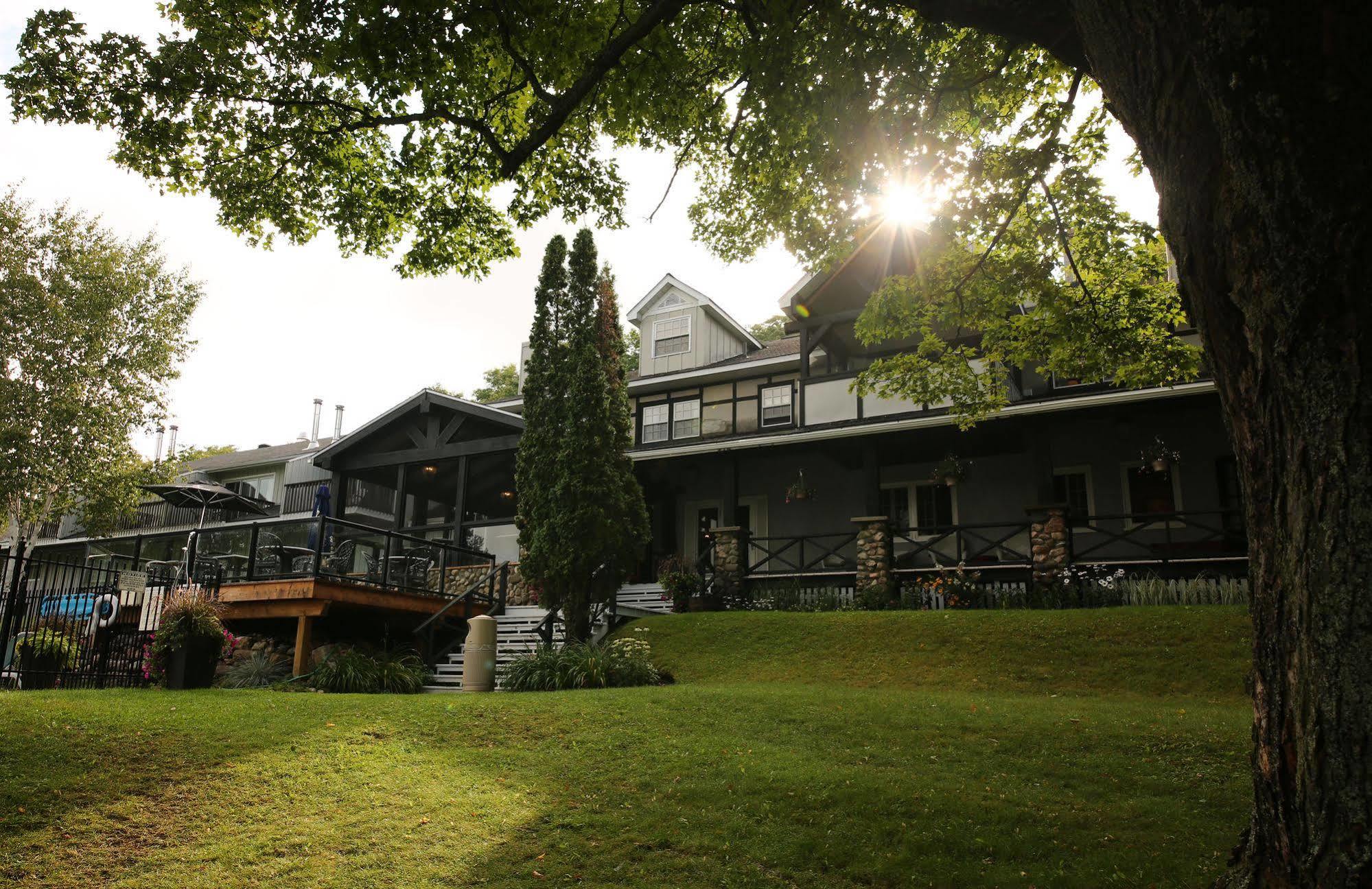 Sir Sam'S Inn & Spa (Adults Only) Haliburton Dış mekan fotoğraf