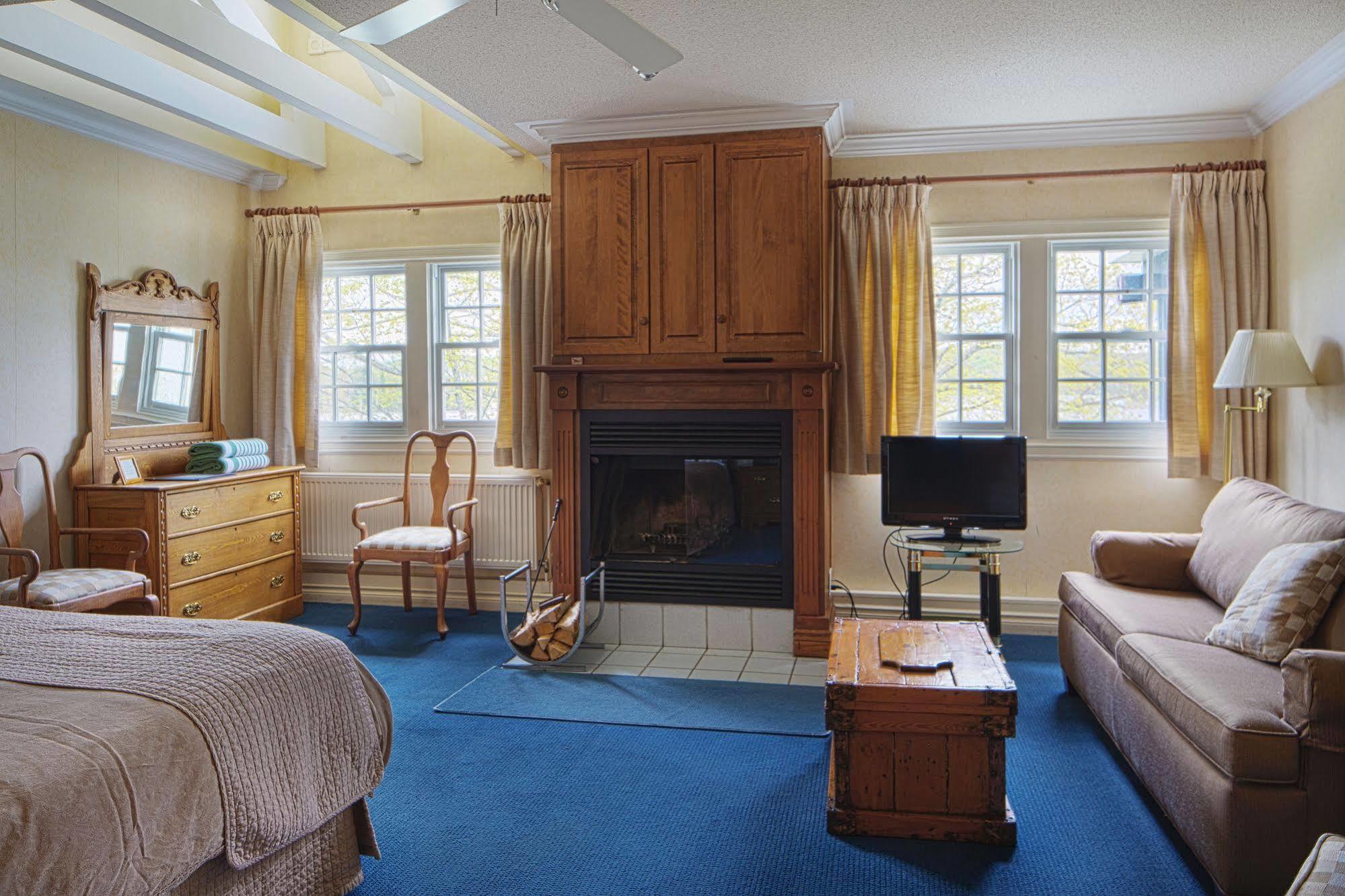 Sir Sam'S Inn & Spa (Adults Only) Haliburton Dış mekan fotoğraf