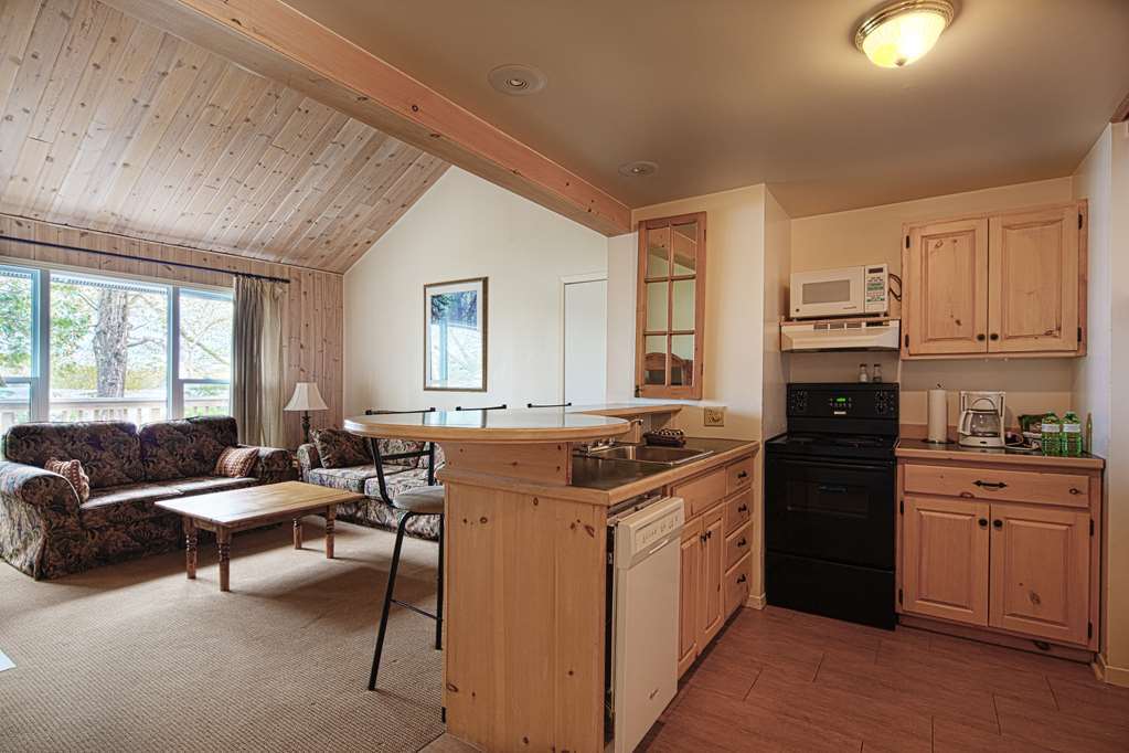 Sir Sam'S Inn & Spa (Adults Only) Haliburton Oda fotoğraf