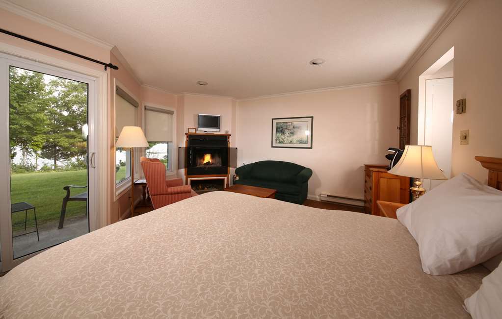 Sir Sam'S Inn & Spa (Adults Only) Haliburton Oda fotoğraf